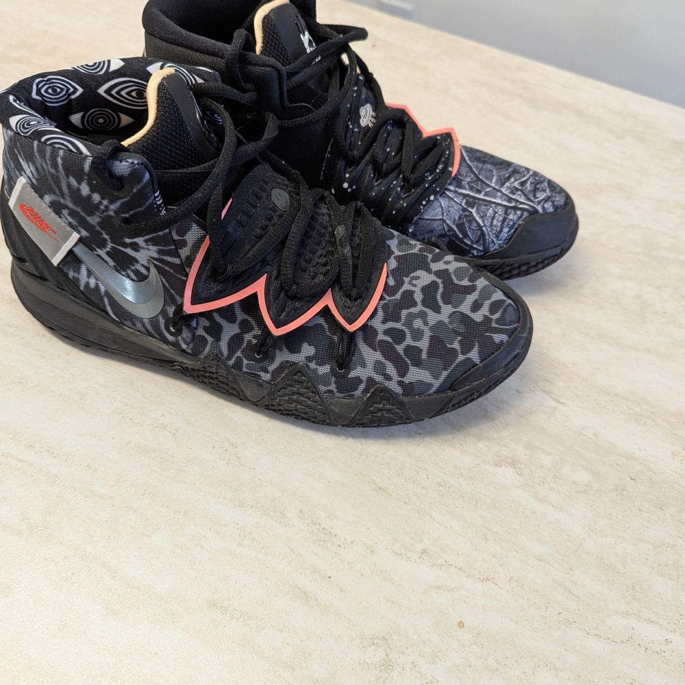 Nike Gray Sneakers with High-Top Design and Unique Pattern